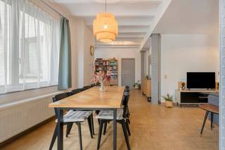 Are you looking for a property in a central location? This apartment for sale in Antwerp offers a unique opportunity to live in the beating heart...