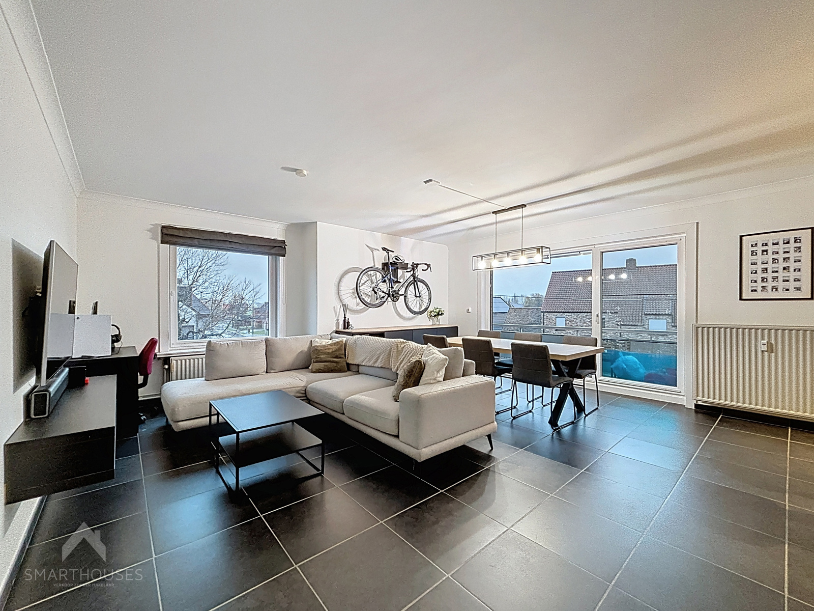 Centraal gelegen appartement met 2 slpks en staanplaats - foto 1