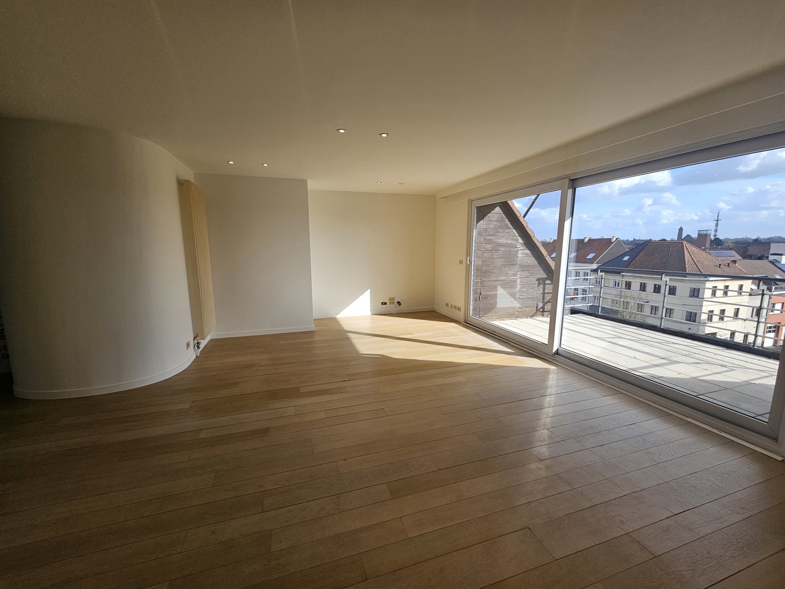 Apartment for rent in Kortrijk with 2 bedrooms - photo 2