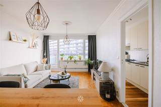 GENT - Instapklaar één-slaapkamer appartement met zonnig terras op de 7e verdieping aan het Groene Vallei park te Gent De belangrijkste troeven in...