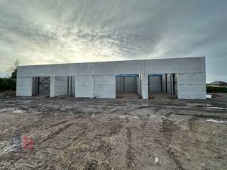 Nieuwbouw KMO-unit te koop met een oppervlakte van 360 m² en 3 privatieve parkeerplaatsen.De lood maakt deel uit van “Apollo”, een gloednieuw...