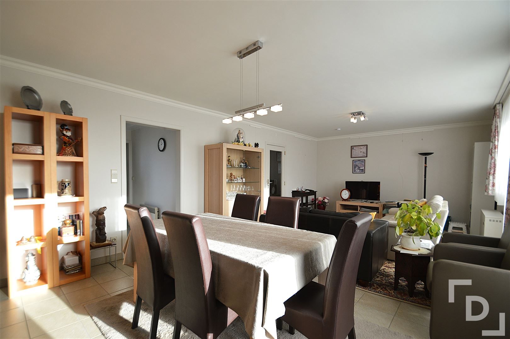 Ruim appartement met 3 slaapkamers en garage te huur in centrum Ieper - foto 5