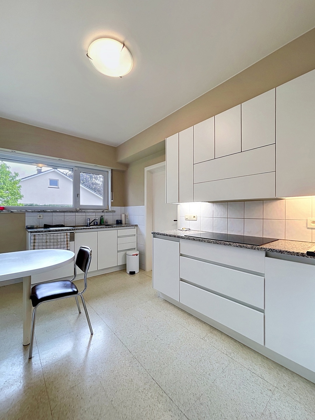 Bungalow met 3 SLPKS, garage en tuin in Sint-Martens-Latem - foto 5
