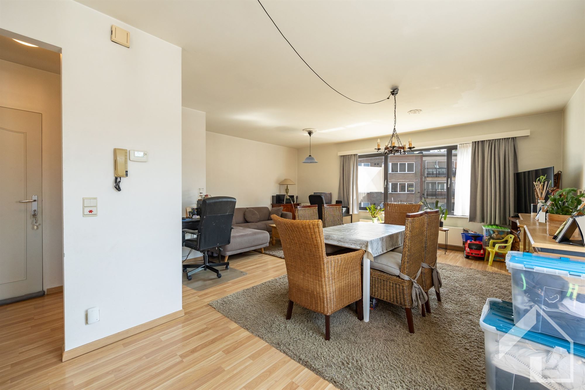 Ruim appartement op de 1e verdieping met garagebox - foto 2