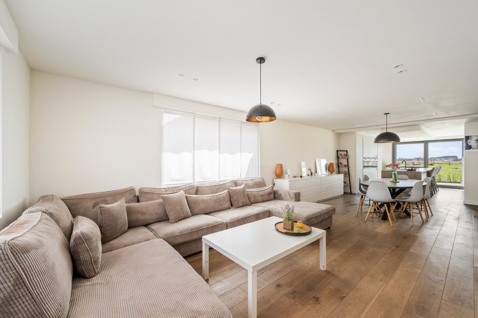 Instapklare halfopen woning met garage, tuin en bijgebouw in Moorsele - foto 1