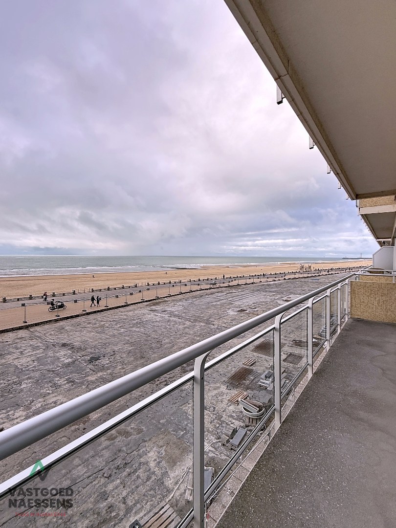 SCHITTEREND VERNIEUWD 3 SLPK APP MET ZICHT OP ZEE EN TERRAS - foto 4