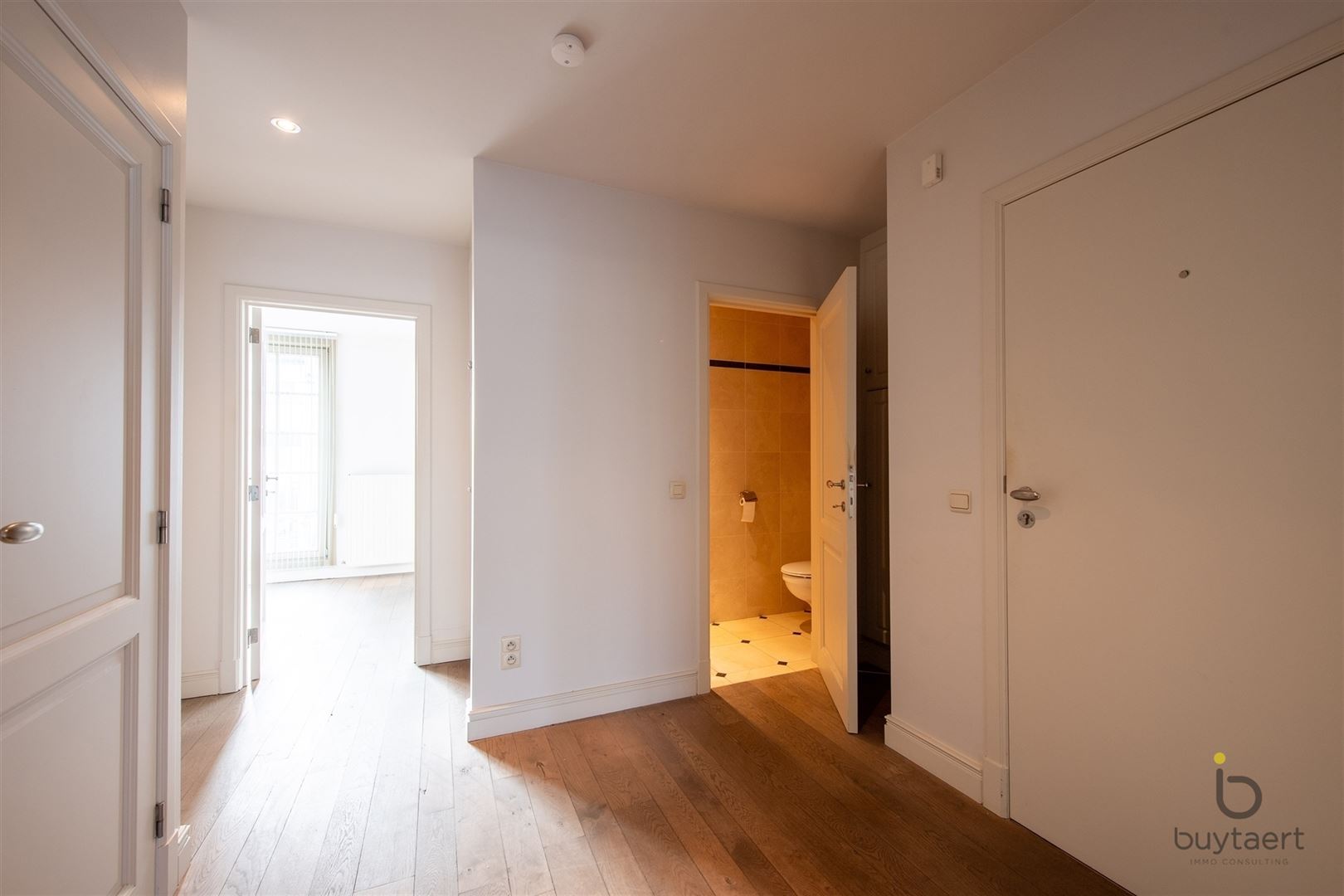 Energiezuinig duplex appartement met ruim zonneterras in het centrum van Schilde - foto 4
