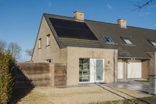 In een bijzonder rustige en kindvriendelijke woonwijk, waar buren elkaar nog kennen en kinderen zorgeloos kunnen spelen, bevindt zich deze...