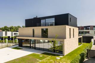 Deze energiezuinige, instapklare nieuwbouw penthouse in Merelbeke biedt luxe wonen op een toplocatie. Dit appartement ligt dicht bij het...