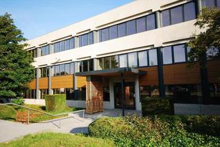 The H5 building is located in the Da Vinci Park in Evere, next to the Sirius building (Mobistar HQ). It is fitted for office use. After an in...