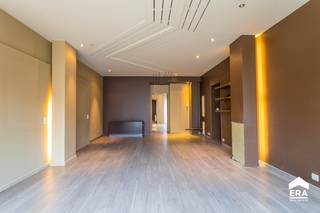 Op zoek naar een commercieel pand op een strategische locatie? Dit handelspand in Vlamertinge biedt tal van mogelijkheden voor ondernemers!✅...