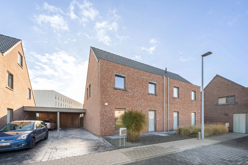 Recente, instapklare halfopen bebouwing op toplocatie te Rumbeke - foto 1