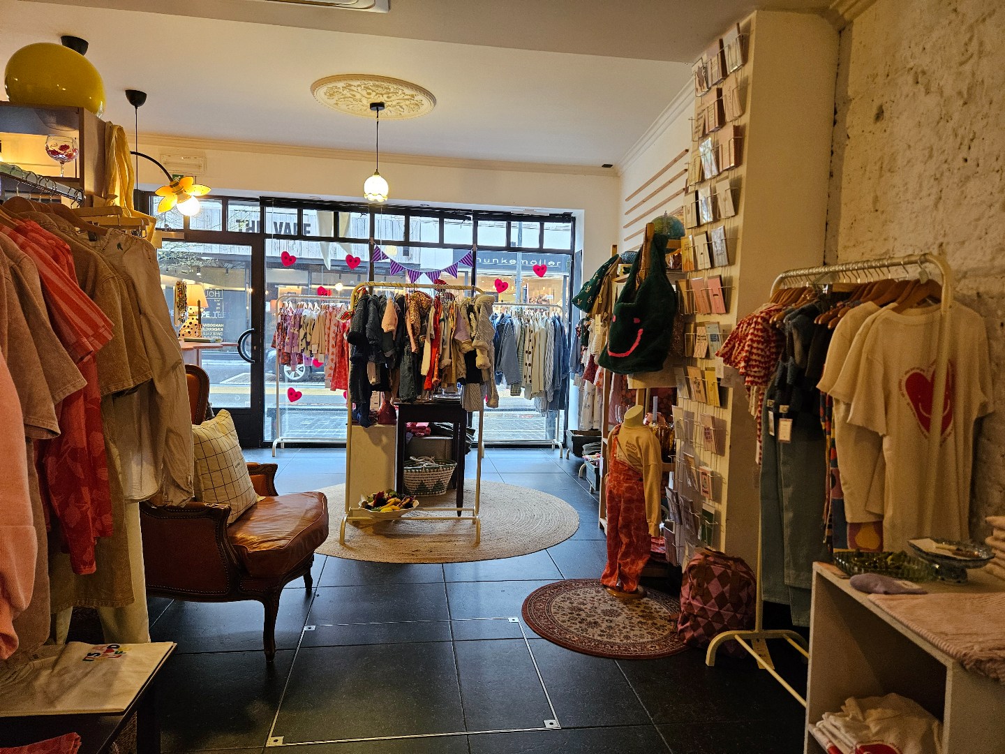 Handelspand van 135 m² met diverse mogelijkheden in het centrum van Mol! - foto 5