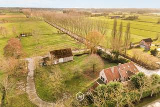 Op een uitzonderlijk rustige en unieke locatie bevindt zich dit landhuis met bijgebouw en ruime schuur van 150 m². Deze eigendom wordt aangeboden...