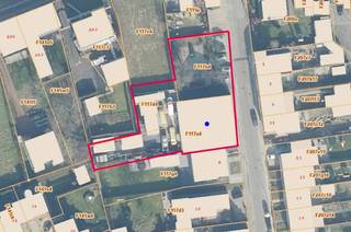 Bouwgrond (ca. 1.611m²) met loods  en potentieel voor 5 woningen te koop op toplocatie in Waregem. <br /><br />Het perceel is gelegen in het BPA Nieuwenhove. De voorschriften kunnen teruggevonden worden op www.waregem.be/bpa.<br /> <br />Voor meer info, aarzel zeker niet om met Isabel Lambert contact op te nemen via 0472 18 38 04 of isabel.lambert@dewaele.com voor een vrijblijvende afspraak.<br /><br />Bestuursmaatregelen in het maatregelenregister: nee