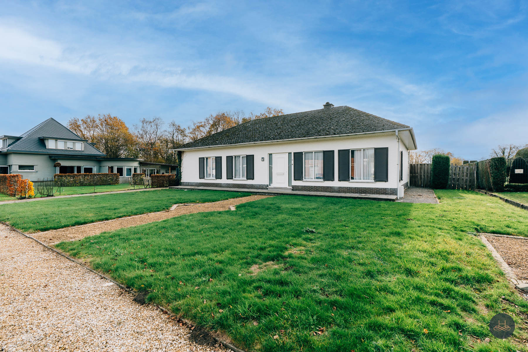 Vrijstaande, karaktervolle woning op ruim perceel - foto 2