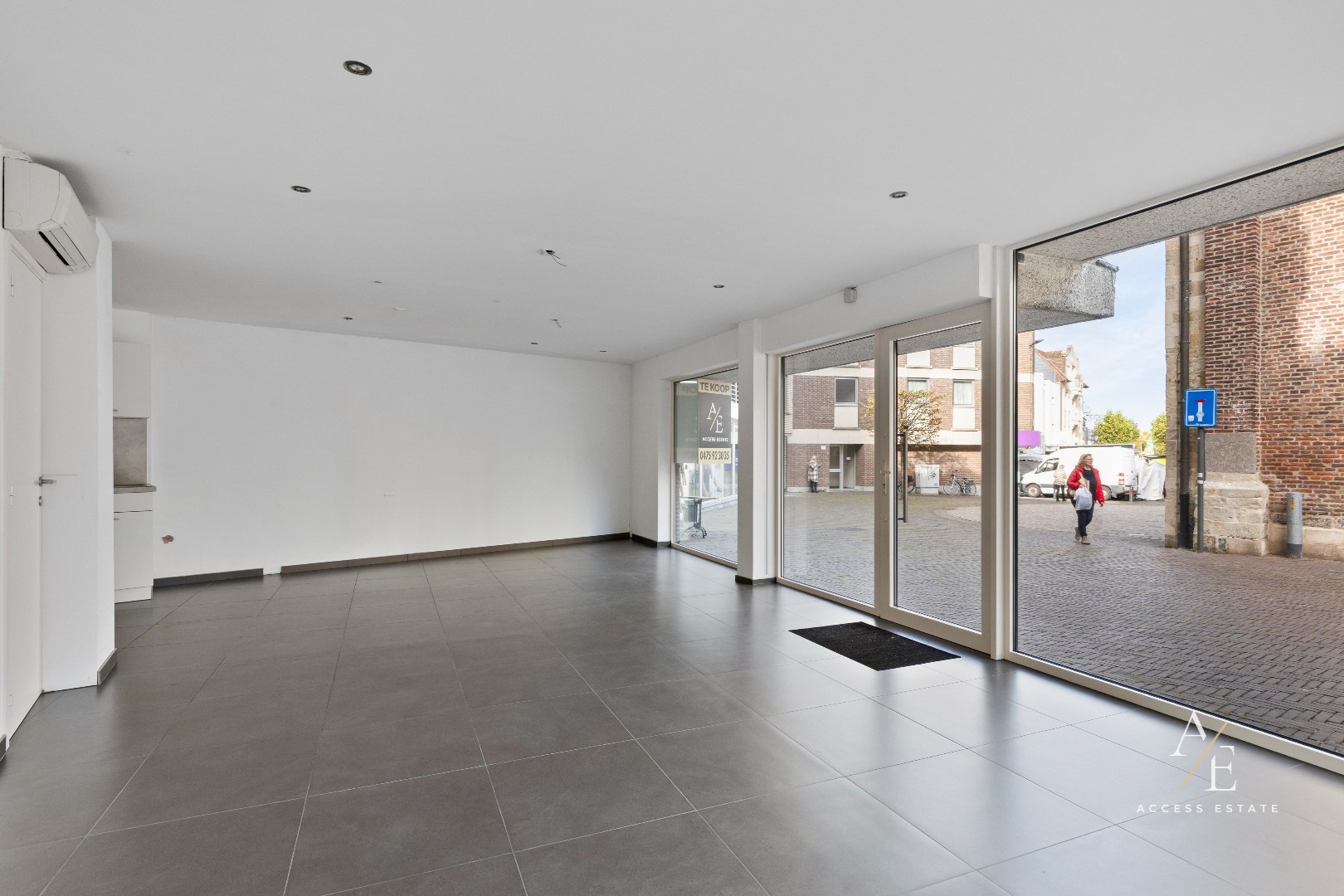 ZOTTEGEM - Uniek commercieel pand op de Markt! - foto 1