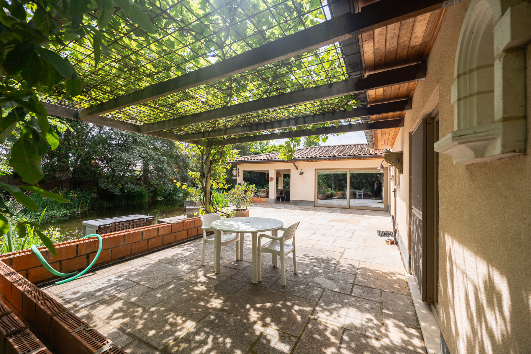 Gerenoveerde energiezuinige villa met adembenemende vijver - foto 5
