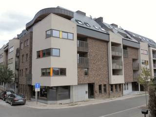 VALIMMAS verhuurt dit recent en luxueus ingericht dakappartement (± 84m²) met groot zonneterras (± 8m²), garagebox en kelder. In perfecte staat...