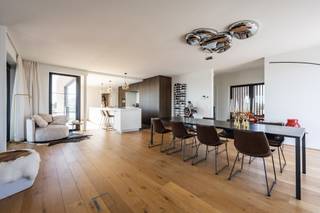 Riant appartement van 191m² met 3 slaapkamers gelegen in een nieuwe woonomgeving met een eigen karakter. Je komt er thuis in een oase van groen,...