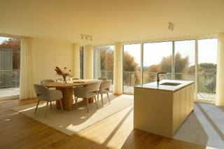 Ontdek dit luxueuze penthouse-appartement in Residentie Vijverzicht, gelegen in een rustige, groene woonwijk op wandelafstand van het centrum...