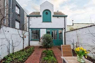 In de Tweemontstraat woon je ruim, stedelijk én verrassend rustig tegelijk. Deze buurt in Deurne combineert een aangename woonomgeving met een...