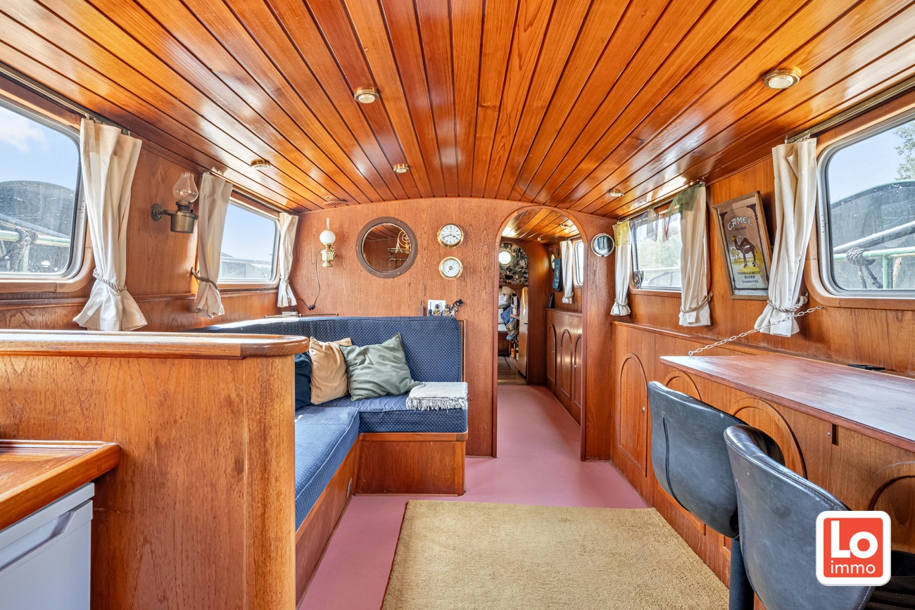 Charmante en specifieke platbodem uit 1904 met vaste ligplaats in de jachthaven van VVW Mendonk. - foto 4