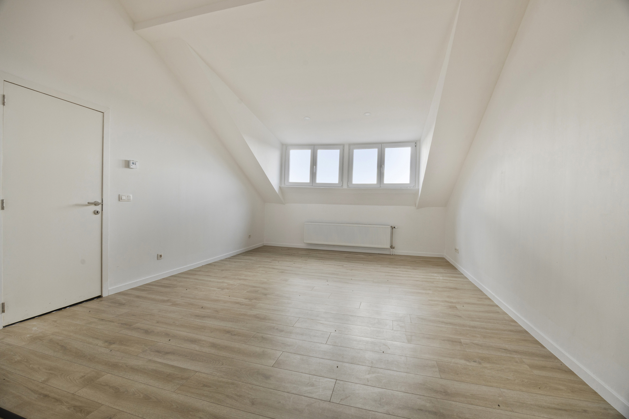 Gerenoveerde penthouse met 2 slaapkamers te centrum Tienen - foto 3