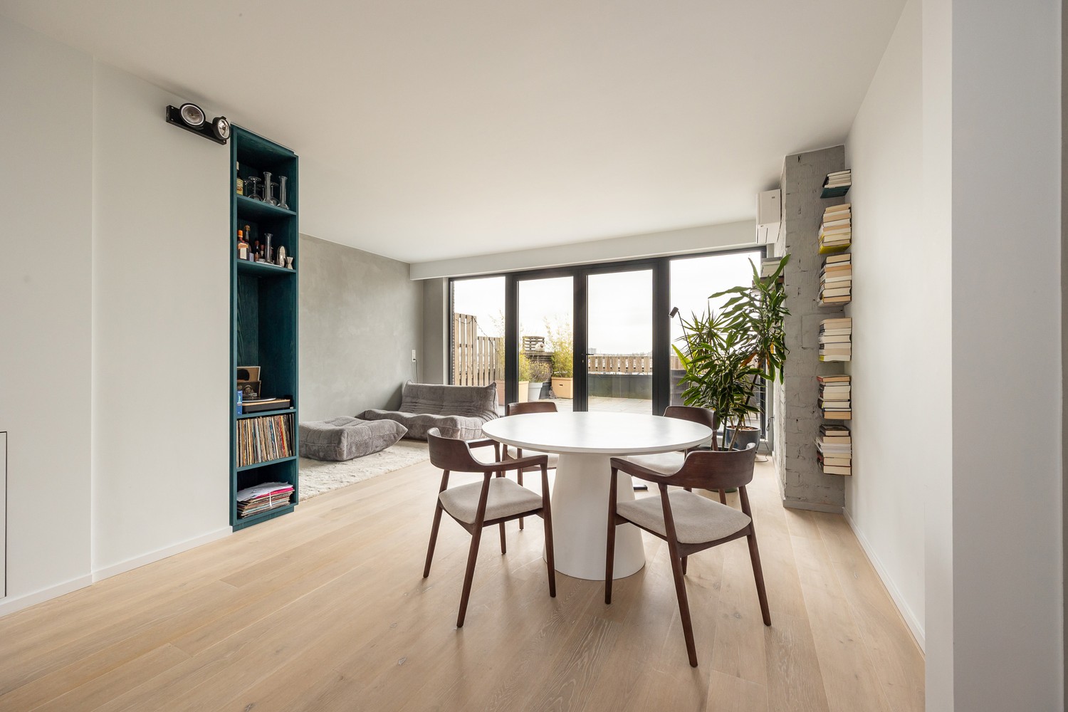 Lumineuze penthouse met giga-terras op absolute toplocatie op 't Zuid te Antwerpen! - foto 4