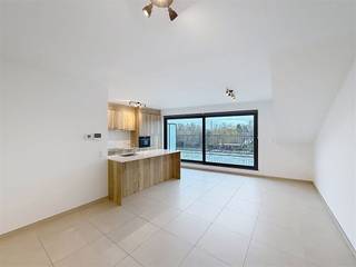 ADVIESPRIJS BIEDINGEN OP OF BOVEN DIT BEDRAG ZIJN TOEGELATEN!Dit modern en energiezuinig BEN-appartement (E-peil 17) uit 2022 biedt een combinatie...