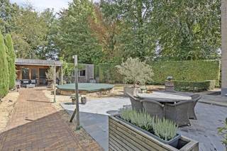 This property is offered via the Power-sale formula. From 25/04/2025 at 14:00 to 26/04/2025 at 12:00 you can come and see the house by appointment. Bids can be placed until April 28 at 16:00. The listed price is an initial price. For more information, please contact the file manager at carl.buyens@dewaele.com or 0472 18 63 76