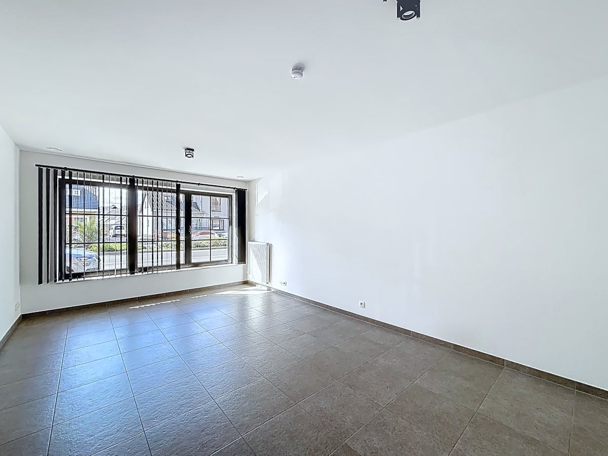 Eeklo Centrum: Instapklaar 1-slaapkamerappartement met garagebox - foto 4