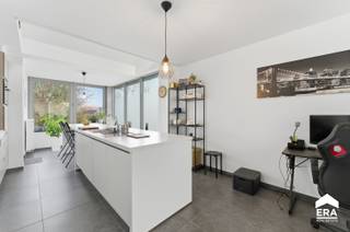 Te koop: instapklaar modern duplexappartement met 2 slaapkamers en 2 badkamers in het centrum van Poperinge (mogelijkheid tot aankoop staanplaats)Op...