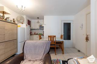 Vlakbij de bruisende winkelstraat en de Zeedijk van Nieuwpoort-Bad ligt de toonaangevende residentie Apollo.Op de vierde verdieping vinden we dit...