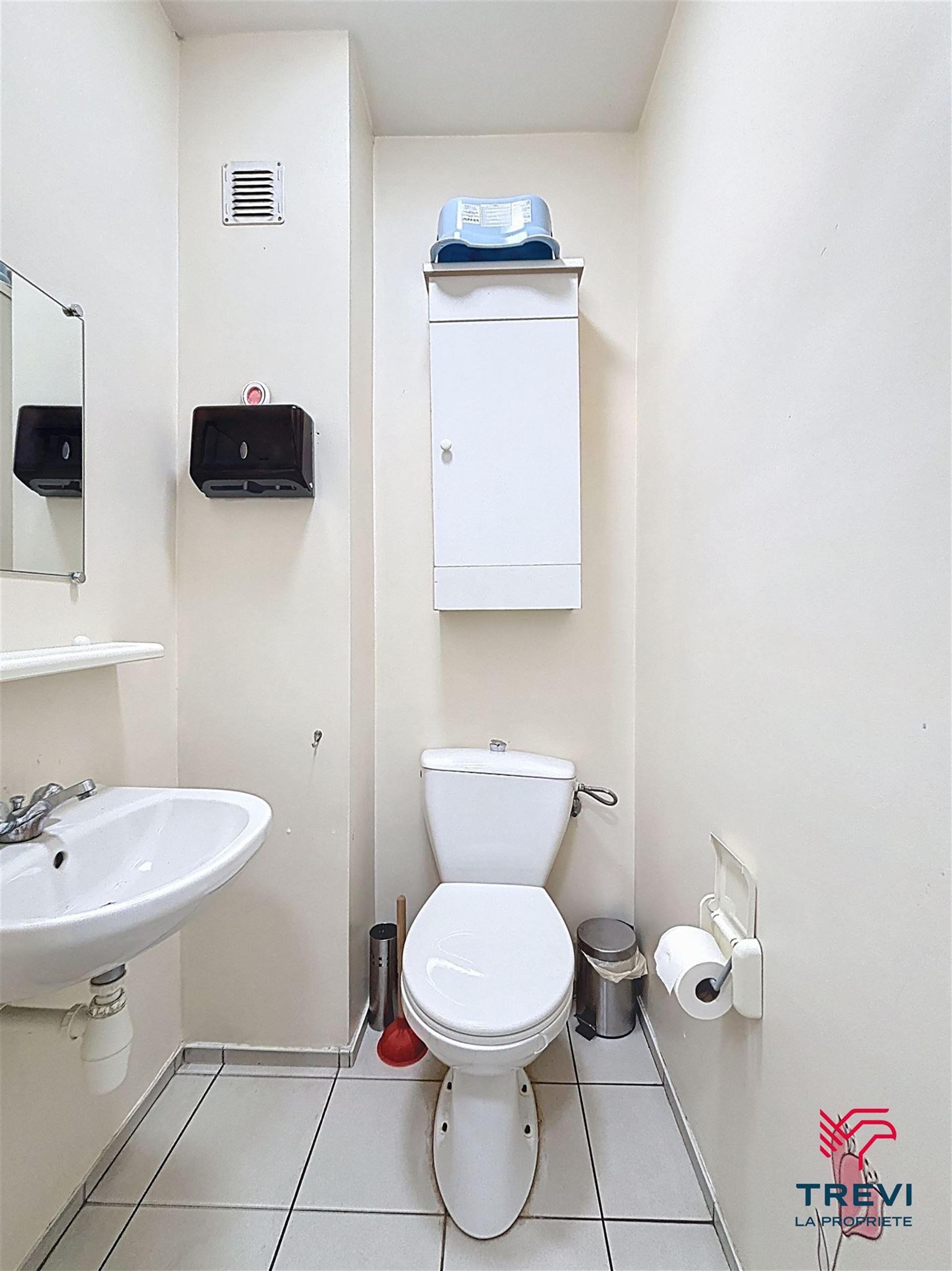 Commercial for sale in Courcelles - photo 4