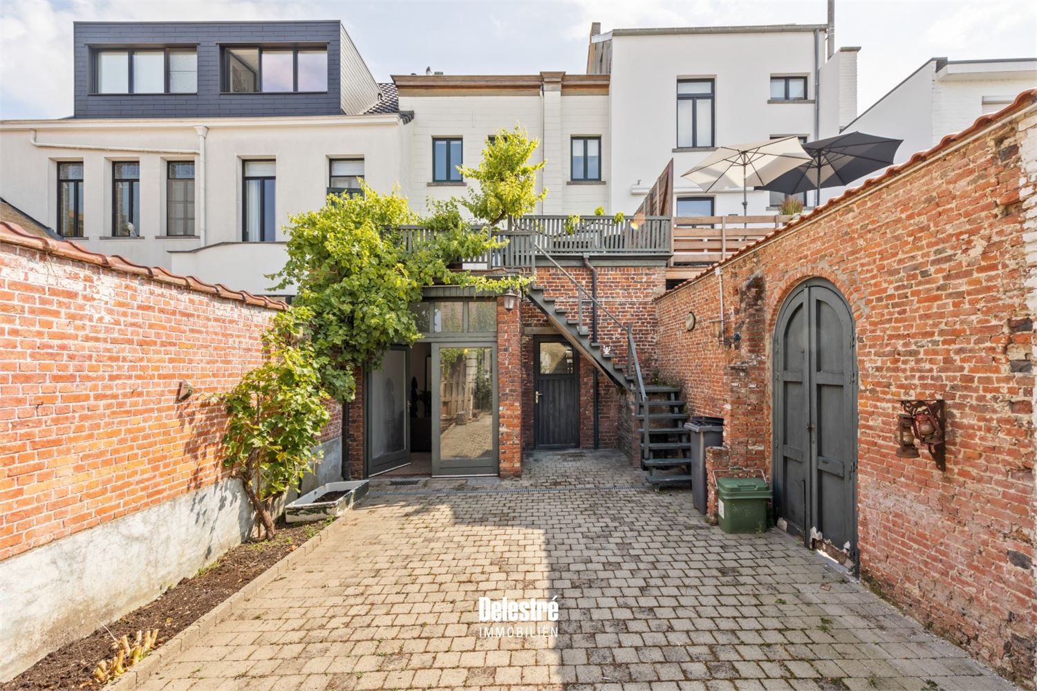 RUIME HERENWONING EDMOND DE DEYNSTRAAT + VERPLICHT AAN TE KOPEN GARAGEBOX - foto 2