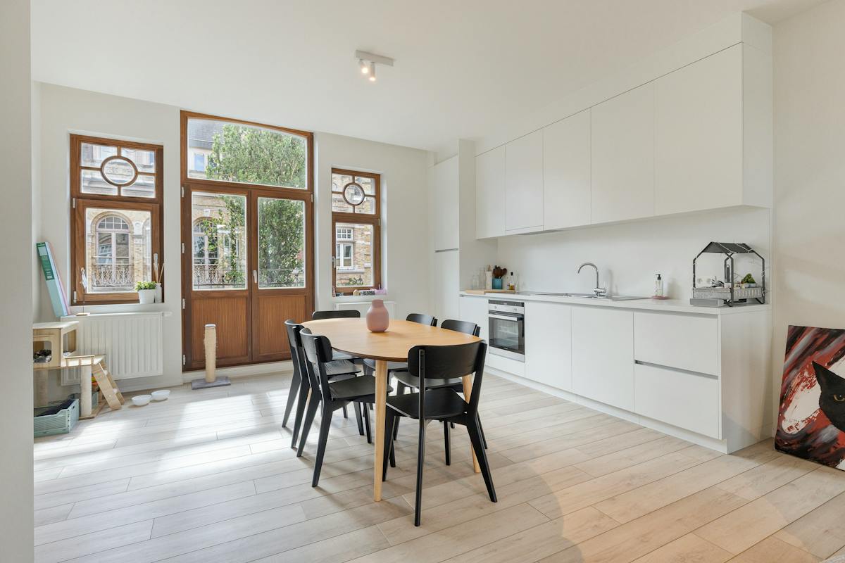 Ruim appartement met 3 slaapkamers en terras te huur in Ieper centrum - foto 4