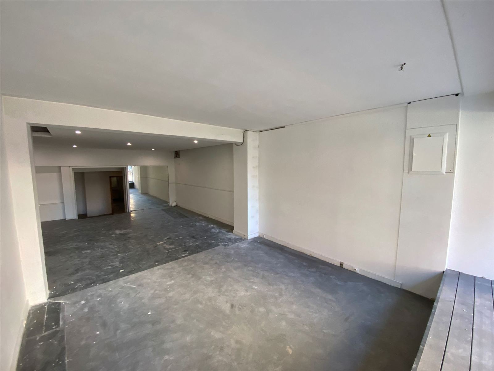 Commercial à louer à Uccle - photo 3