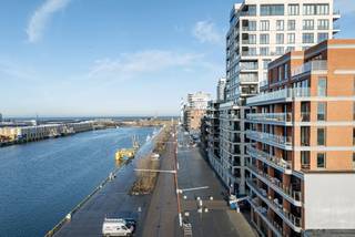Gelegen aan de Hendrik Baelskaai bieden wij dit prachtig appartement aan met een subliem zuidwestgericht terras van 33 m², waar je geniet van...