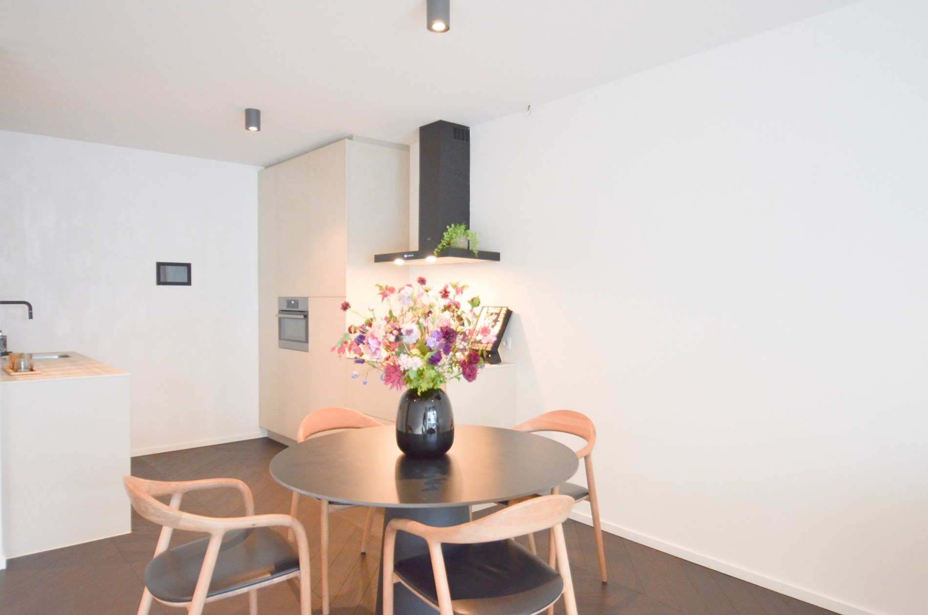 Stijlvol appartement met een ruim zonnig terras gelegen in The Tower. - foto 4