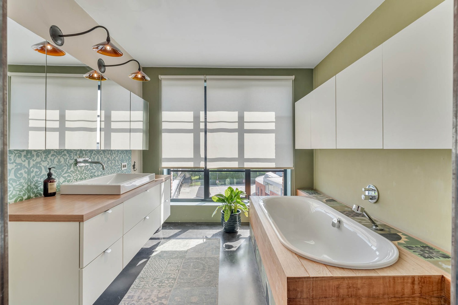 Unieke industriële loft van 240 m² met dakterras van 96 m², jacuzzi en dubbele parking - foto 5