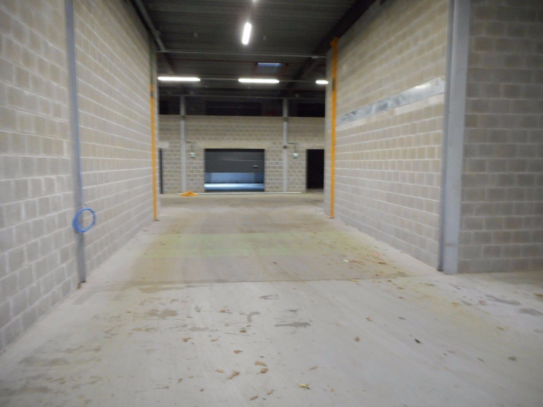 Groot magazijn/garage/opslagruimte - foto 4