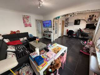 Gunstig gelegen (de Bosmolens) instapklare ééngezinswoning met 4 slaapkamers. Gelegen op een zuidoost gericht perceel van  253m². Indeling:...