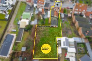 Deze opbrengsteigendom met achterliggende loods is gelegen op een ruim perceel en biedt een interessante opportuniteit voor investeerders...