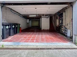 GARAGE VOOR 2 WAGENS MET OPSLAGRUIMTE TE HUUR CENTRUM GERAARDSBERGEN. Bereikbaar via de Lorreinestraat komt u binnen via de sectionaalpoort. Deze...