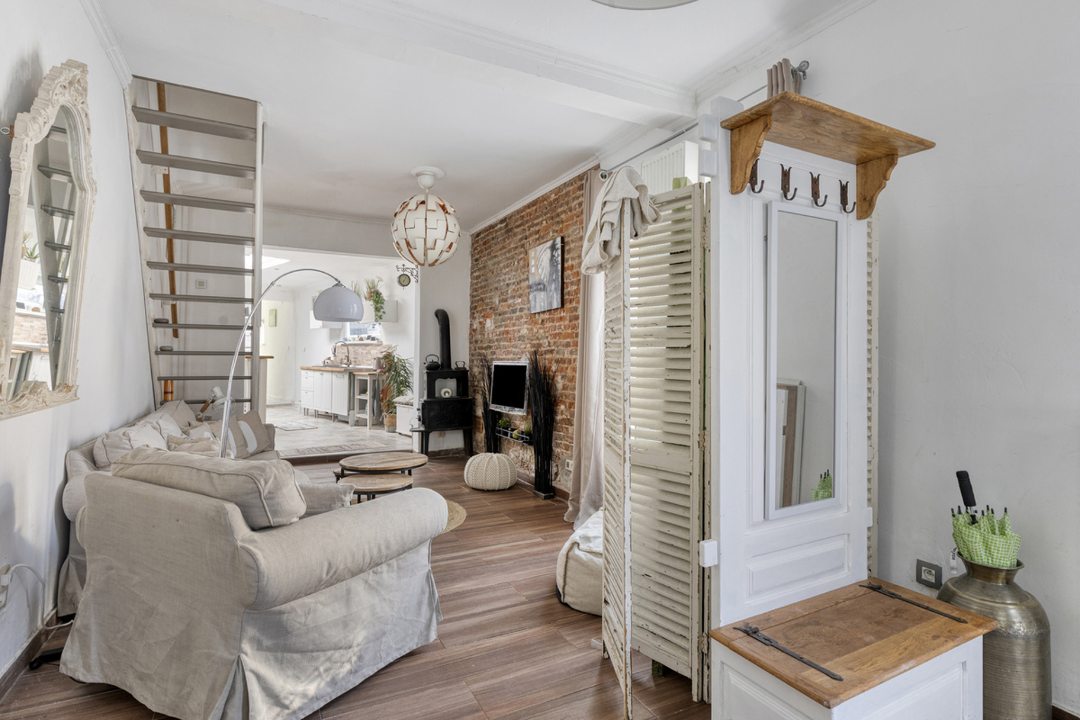 Gerenoveerde 3-gevelwoning centraal gelegen te Asse - foto 3