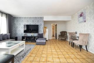 ANDERLECHT, dicht bij winkels en openbaar vervoer, charmant appartement van ± 73 m² gelegen op de 11e verdieping. Het is als volgt...