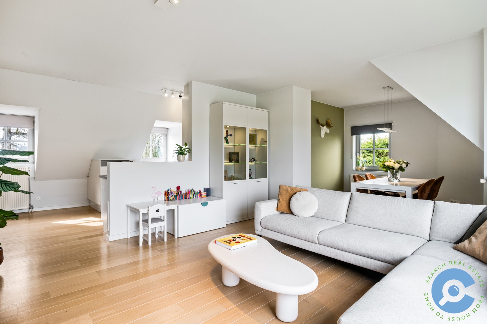 Ruim dakappartement met terras en autostaanplaats - foto 3