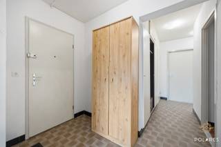 Inscrivez-vous aux visites via www.polares.euDans la résidence Piccadilly, située à la Tervuursevest, nous trouvons cet appartement bien entretenu de...