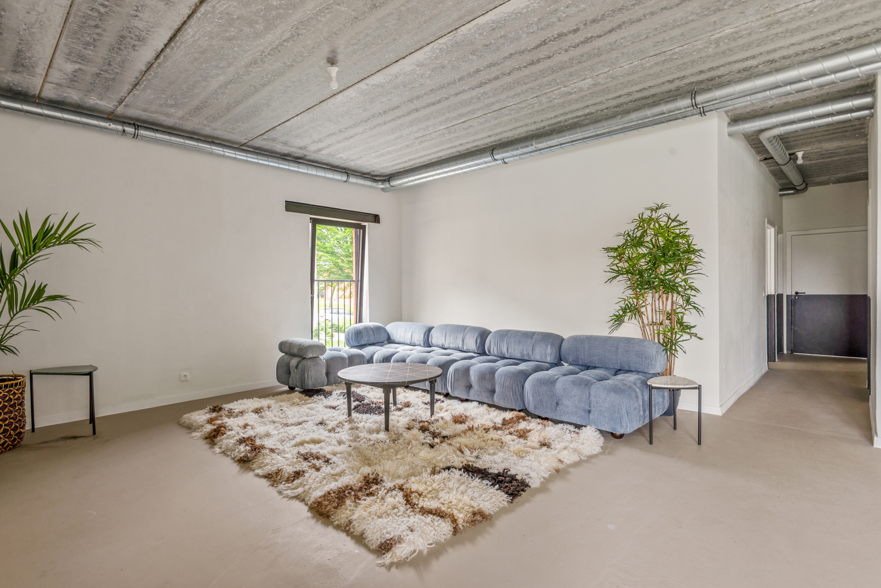 Ruim appartement met 2 slaapkamers, terras en tuin! - foto 3